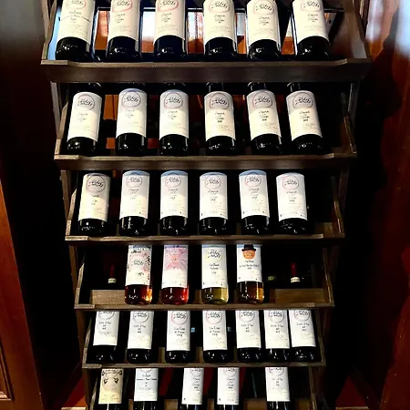 Poderi Zunino Фермерский дом